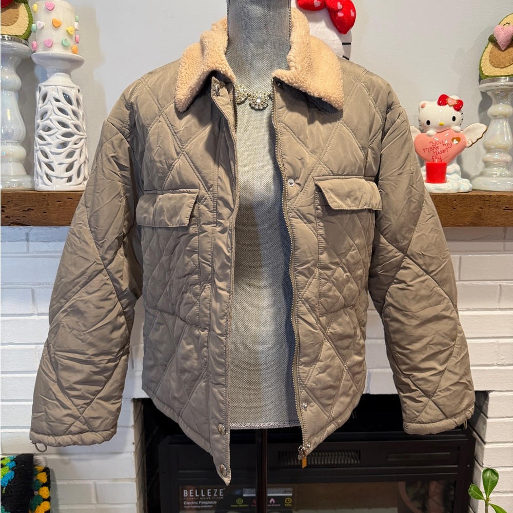 Cute Jacket! - Picture 3 of 16